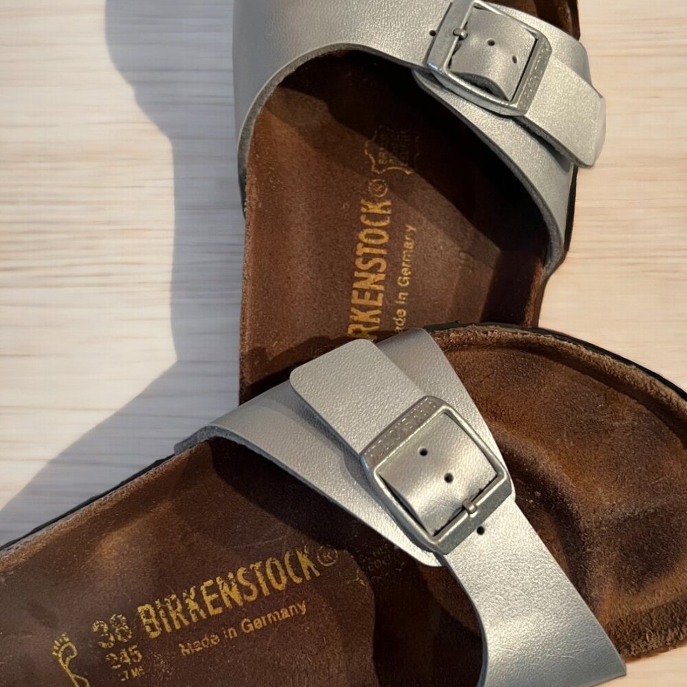 Birkenstock Single Strap Silver Sandals, Size 38/Women's 7.5 Excellent Condition